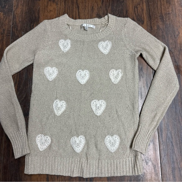 LC Lauren Conrad Sweaters - LC Lauren Conrad M Beige Grey Lace Heart Accent Girlhood Tunic Sweater <<<288>>>